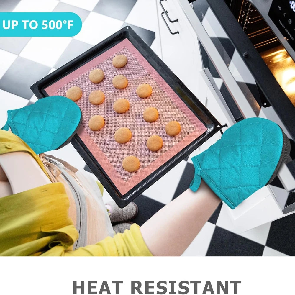 1 Pair Kitchen Oven Gloves High Heat Resistant Short Oven Mitts with Non-Slip Grip Surfaces and Hanging for BBQ Baking Cooking